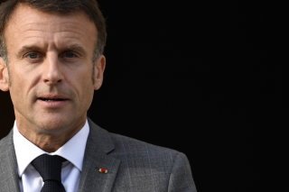 Le président français Emmanuel Macron tend la main aux partis.